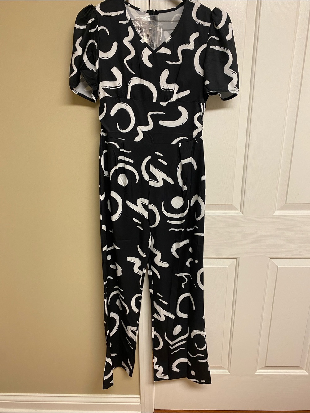 SHEIN Black & White Abstract Print Jumpsuit